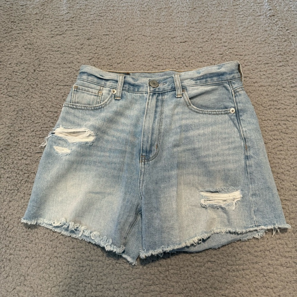 American Eagle Light Wash Distressed Mom Shorts Women's Size 0